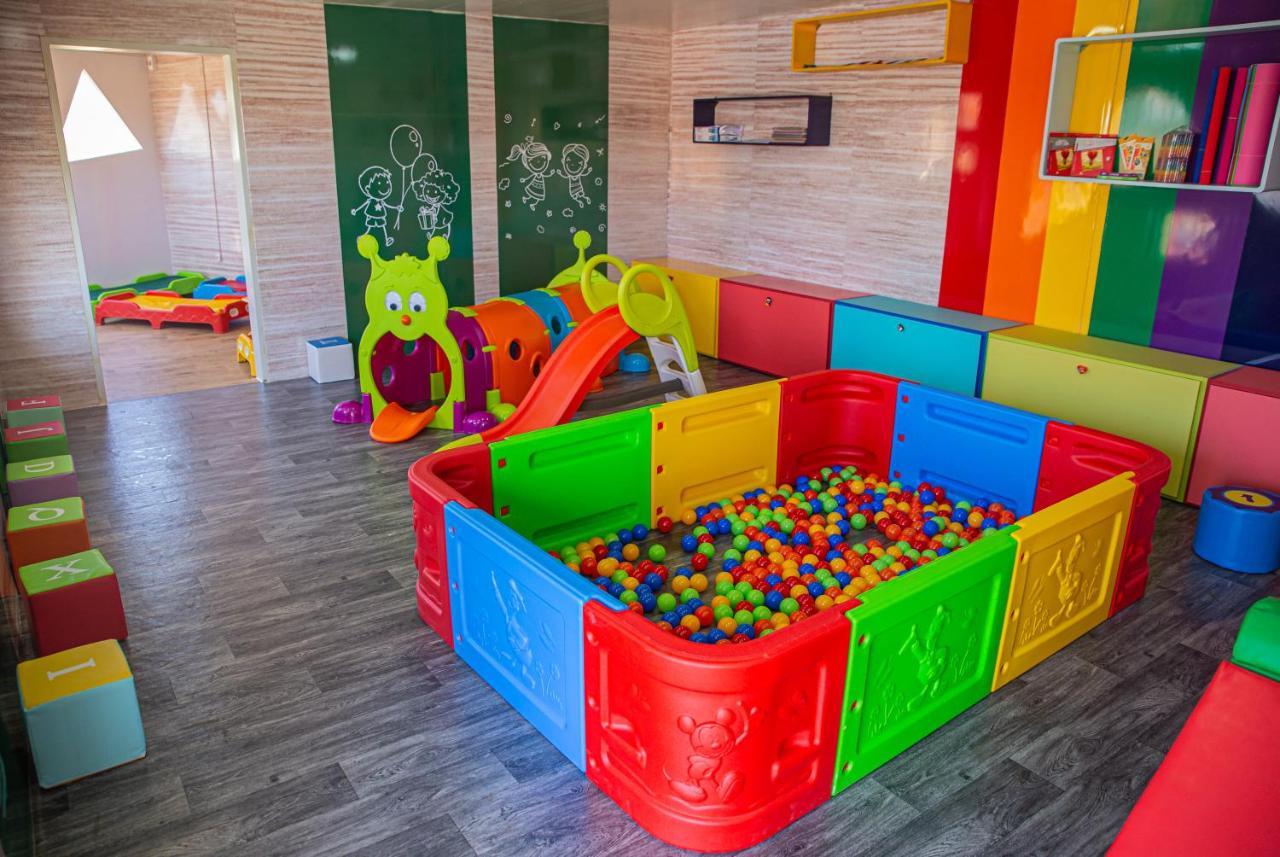 Waves Aqua Resort Kenitra Zewnętrze zdjęcie A ball pit