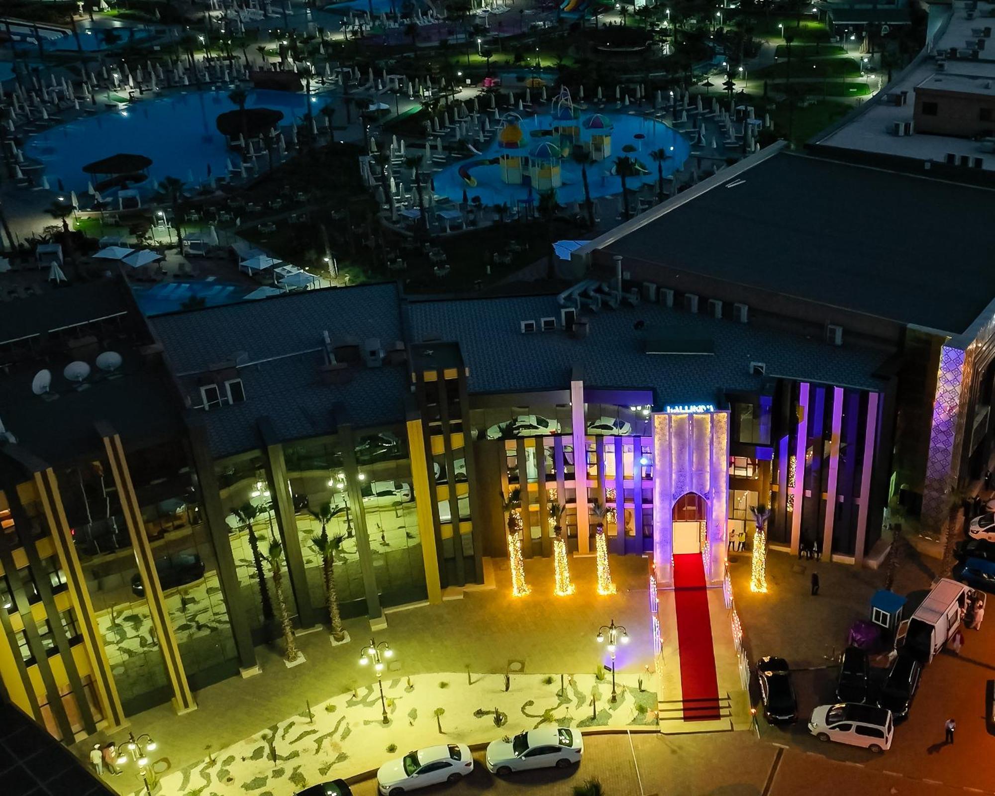 Waves Aqua Resort Kenitra Zewnętrze zdjęcie The Marina at night